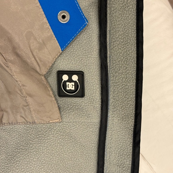 DC Blue Softshell Ski/Snowboard Jacket - Picture 14 of 16